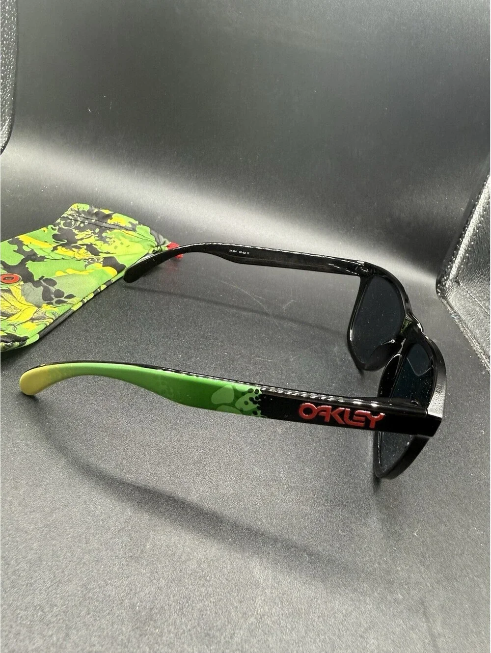 Oakley Frogskin Jupiter Camo Polished Black/+Red Iridium 24-254